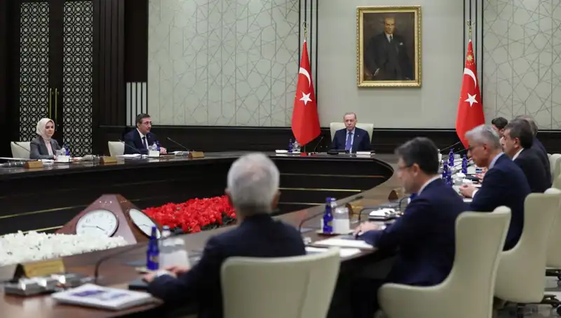 Kabine Üyeleri, 1 Mayıs Emek ve Dayanışma Günü'nde İşçilere Mesajlarını Açıkladı
