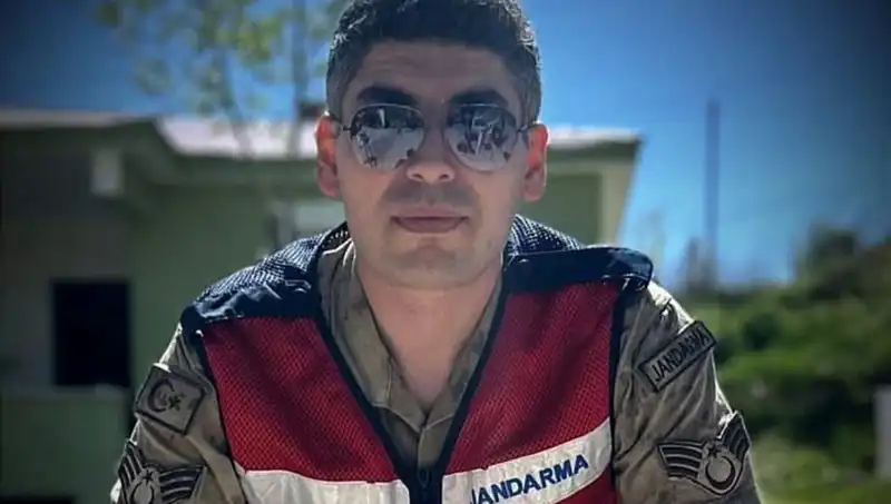 Halı Saha Maçında Acı Kavuşma: Kadir Astsubay Hayatını Kaybetti