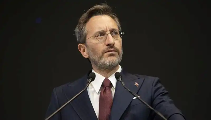 Fahrettin Altun'dan Özgür Özel'e Sert Tepki: Sözleri Yalan ve Çarpıtma