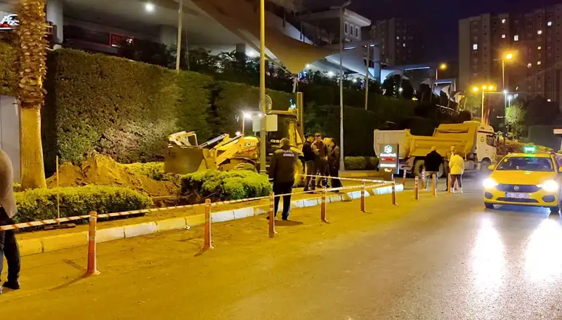 AVM Girişinde Doğalgaz Paniği: Panik Havası Hakim Oldu