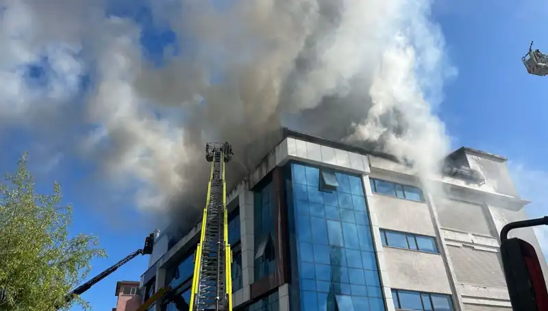 Esenyurt'ta Tekstil Atölyesinde Korkutan Yangın: Olayın Ayrıntıları ve Son Gelişmeler