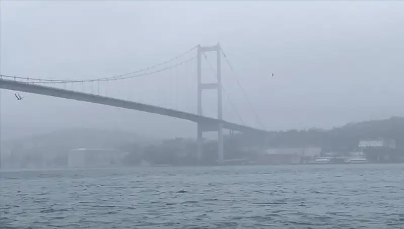 İstanbul Boğazı’nda Sis Nedeniyle Gemi Trafiği Aksadı