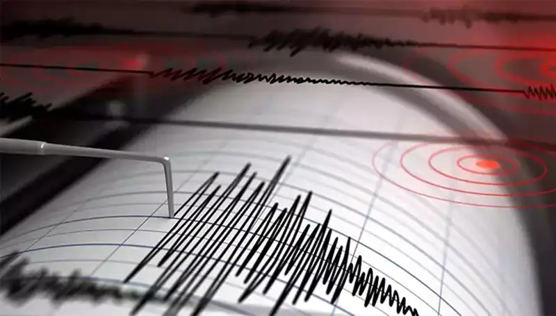 Kütahya’da 4 Büyüklüğünde Deprem: Halk Panik İçinde Sokaklara Döküldü